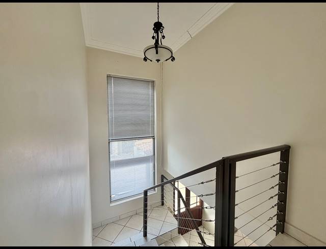 3 BEDROOM TOWNHOUSE FOR SALE IN JEFFREYS BAY CENTRAL